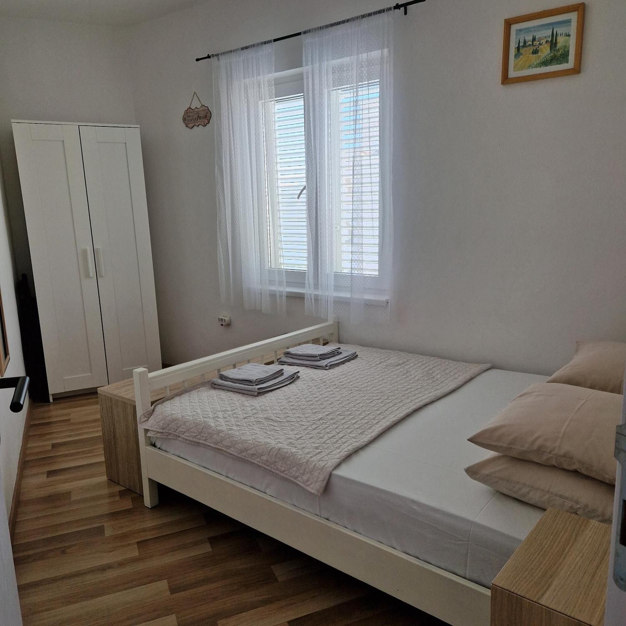 Apartman Iva Новалья Экстерьер фото